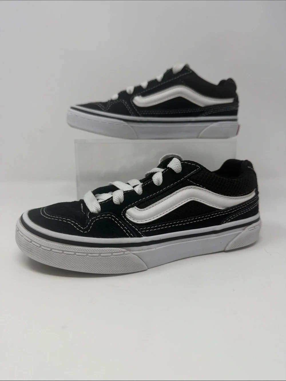 Vans Caldrone Black & White Low-Top Suede Skate Shoes Size 1.0